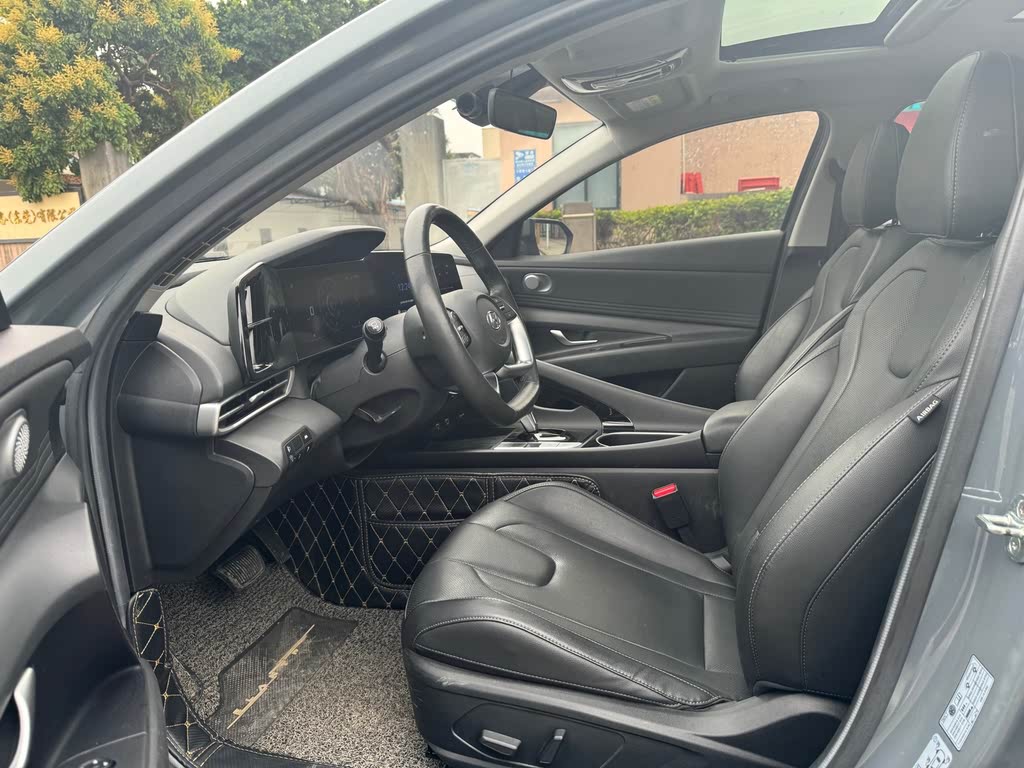 Hyundai Elantra 2021 1.5 CVT LUX