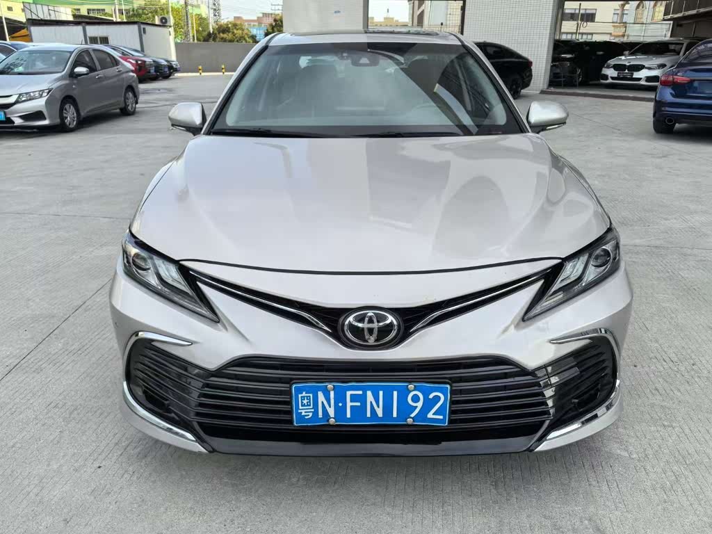 Toyota Camry 2021 2.0G Luxury