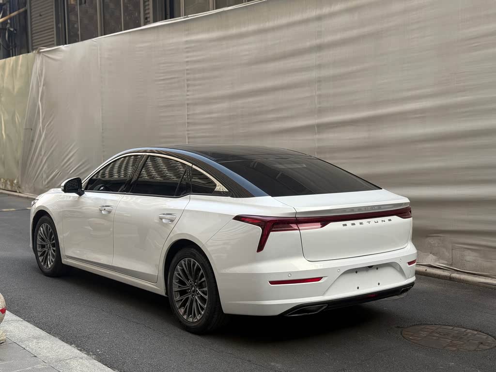Bestune B70 III 1.5T AT Premium 2022