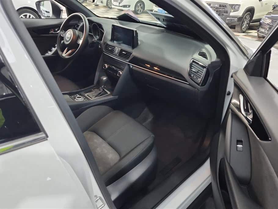 Mazda CX-4 2021 2.0L AT 2WD Blue Sky Vitality Edition