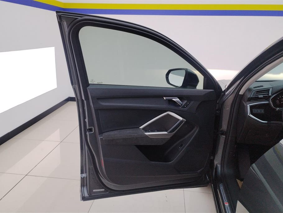 Audi Q3 35 TFSI Dynamic Edition 2020