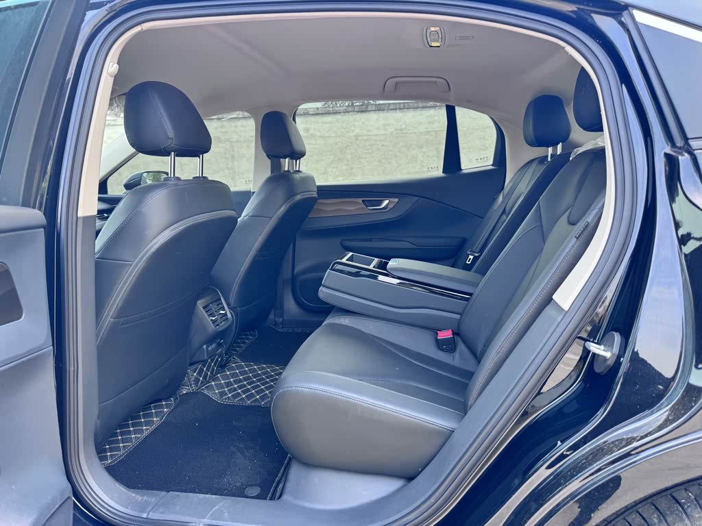 Hongqi E-QM5 2023 (рестайлинг) Standard
