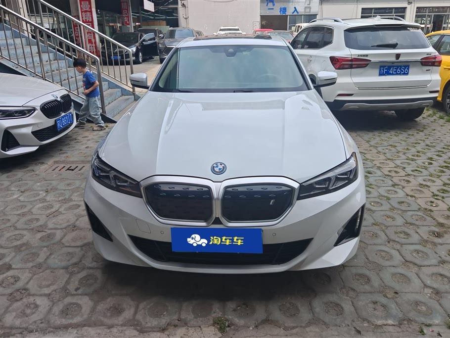 BMW i3 eDrive35L (2022)