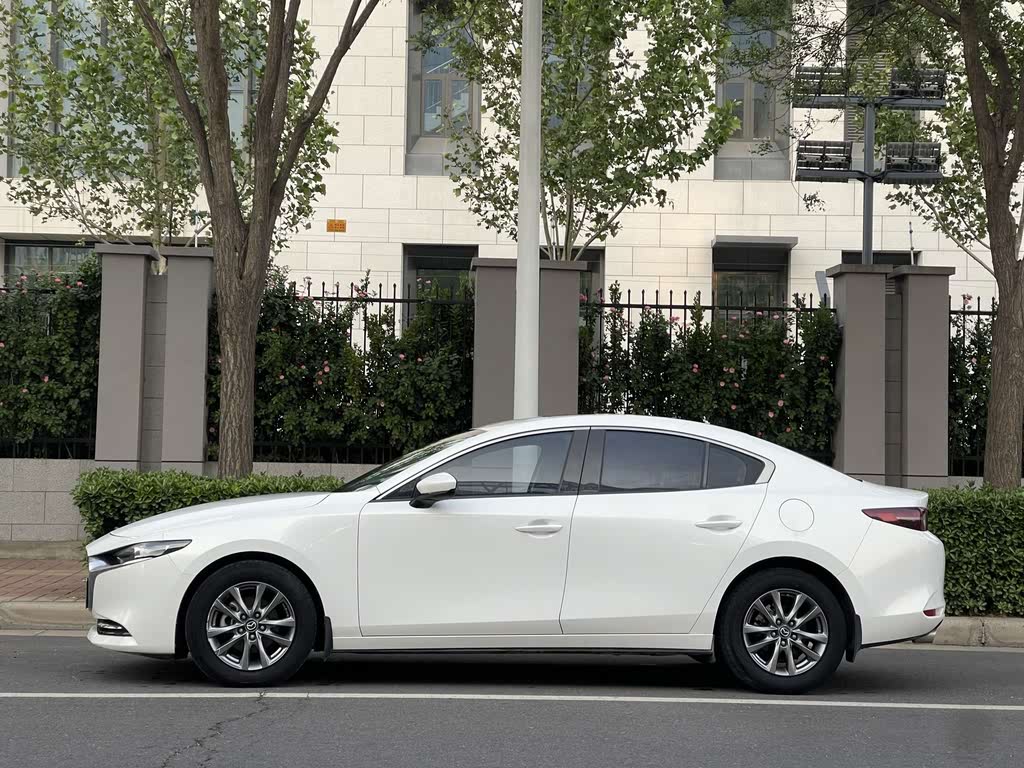 Mazda 3 Axela (BM) 1.5 AT Comfort 2021