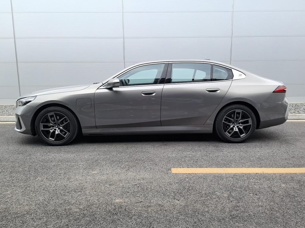 BMW i5 eDrive35L Luxury Line 2024