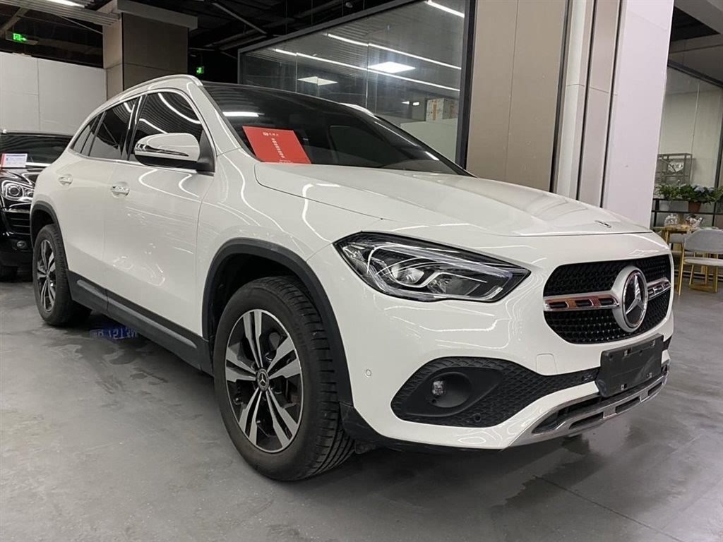 Mercedes-Benz GLA 180 (2020)