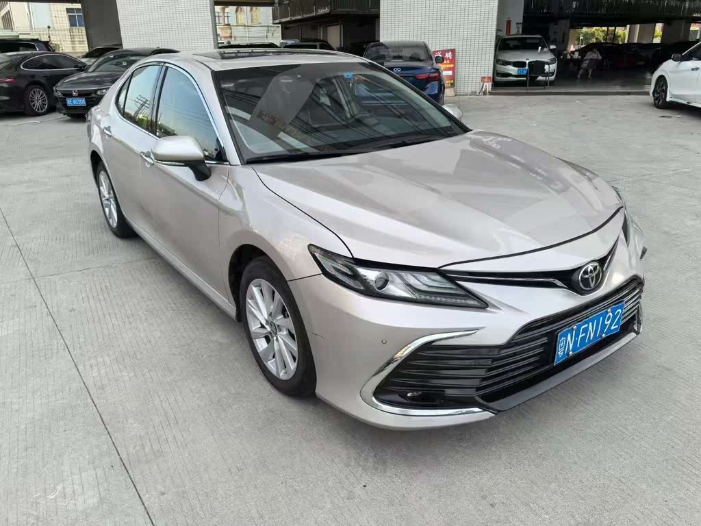 Toyota Camry 2021 2.0G Luxury