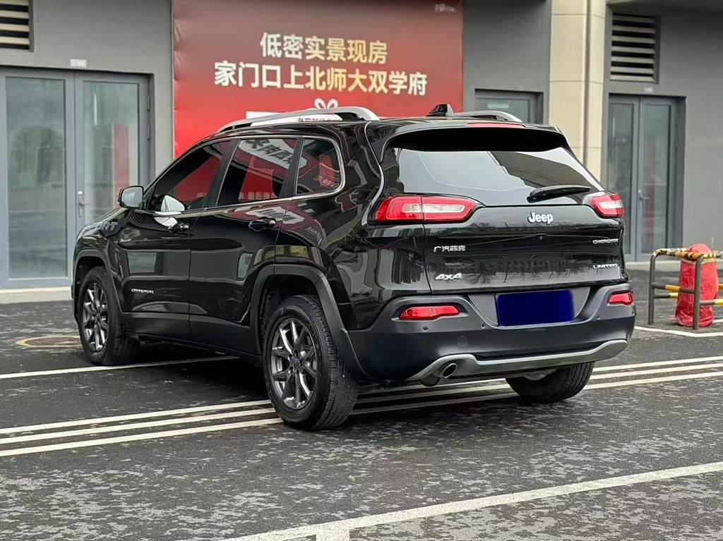 Jeep Cherokee (KL) 2.0L 2WD Safety Enhanced Edition 2020