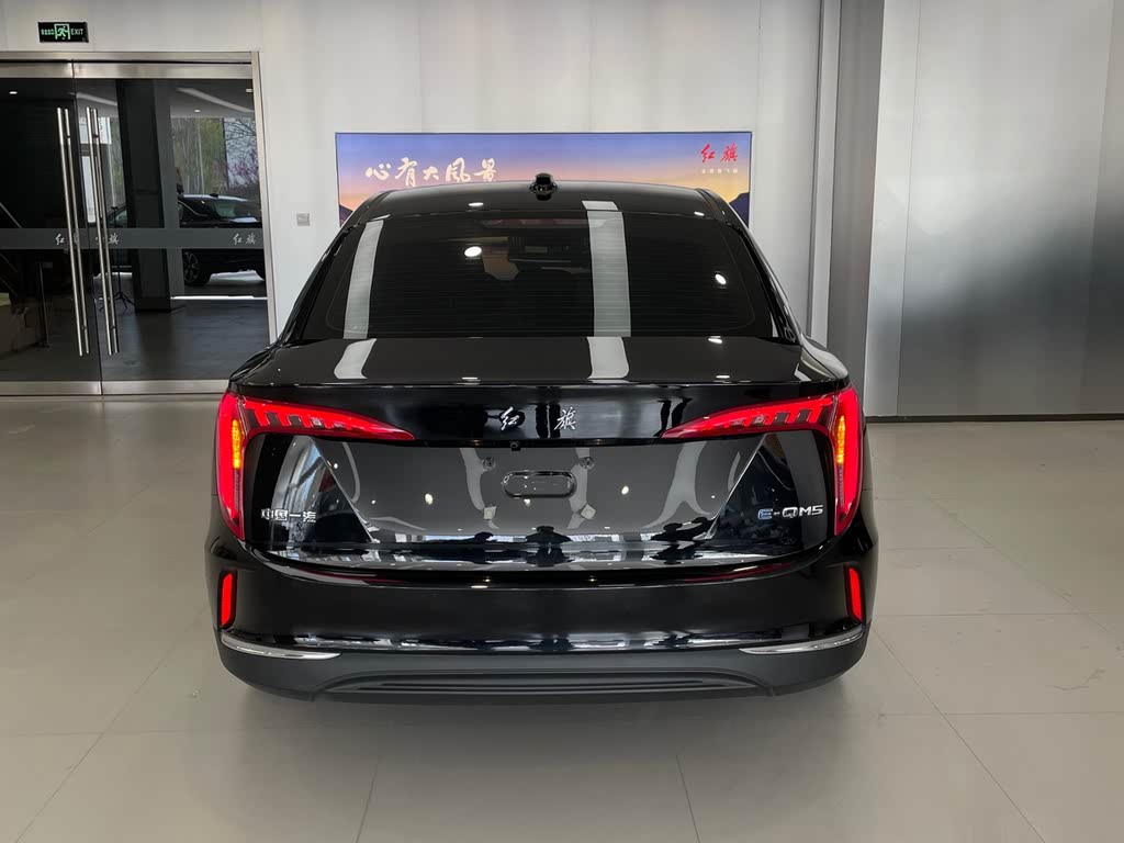 Hongqi E-QM5 2023 (рестайлинг) Базовая версия