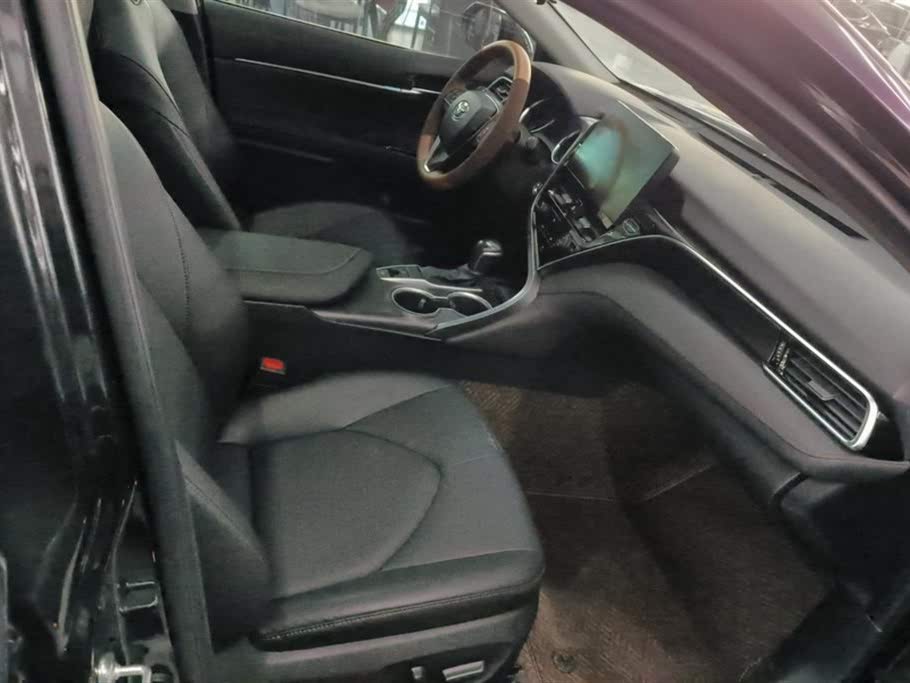 Toyota Camry 2021 2.0G Luxury