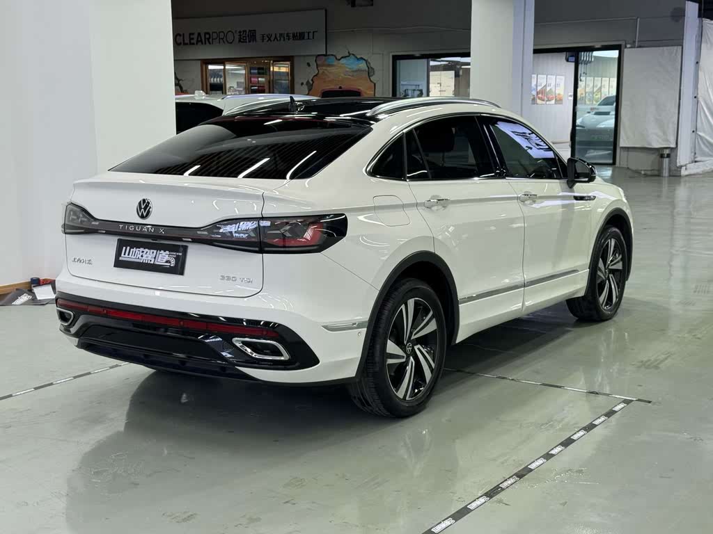 Volkswagen Tiguan X 2021 330TSI Передний привод Flagship