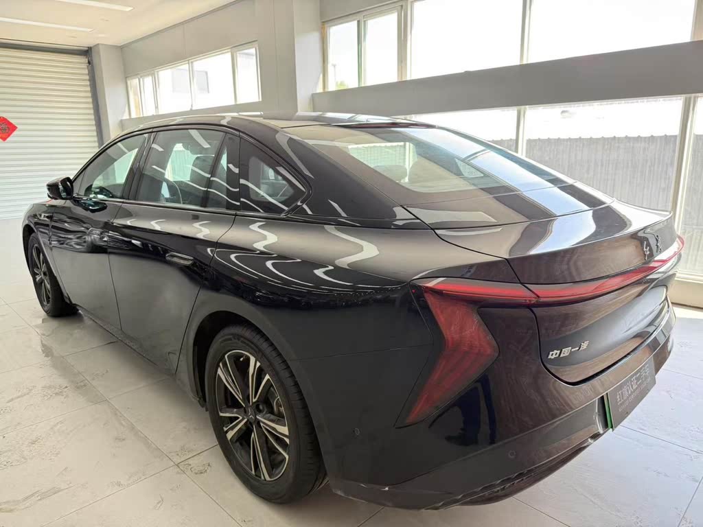 Hongqi EH7 690 Pro 2024
