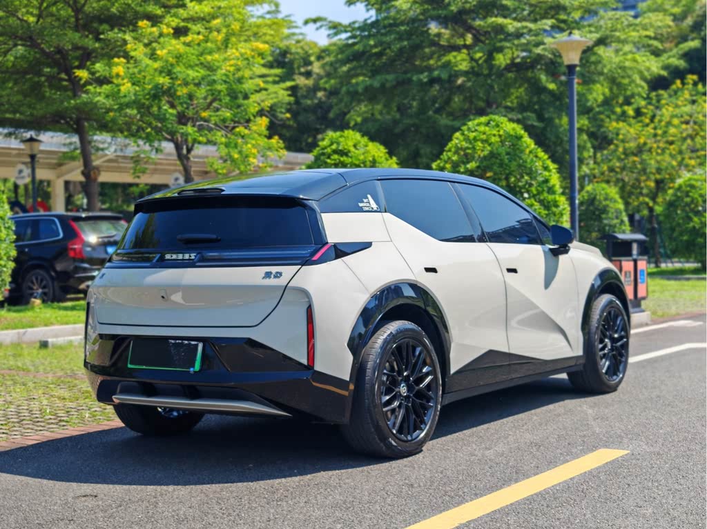 ZEEKR X 2024, 4-местная заднеприводная версия