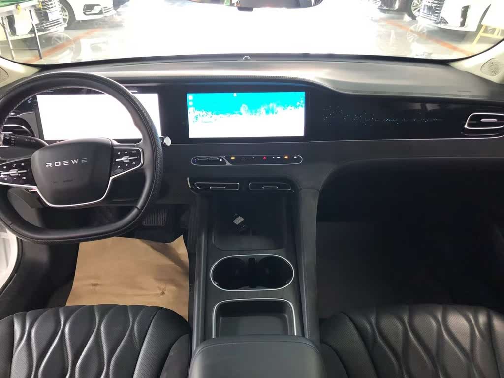 Roewe D7 2023 EV 510 км Flagship (задний привод)