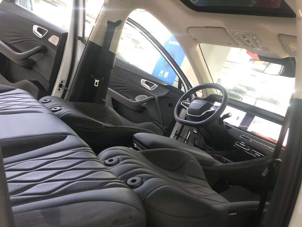 Roewe D7 2023 EV 510 км Flagship (задний привод)