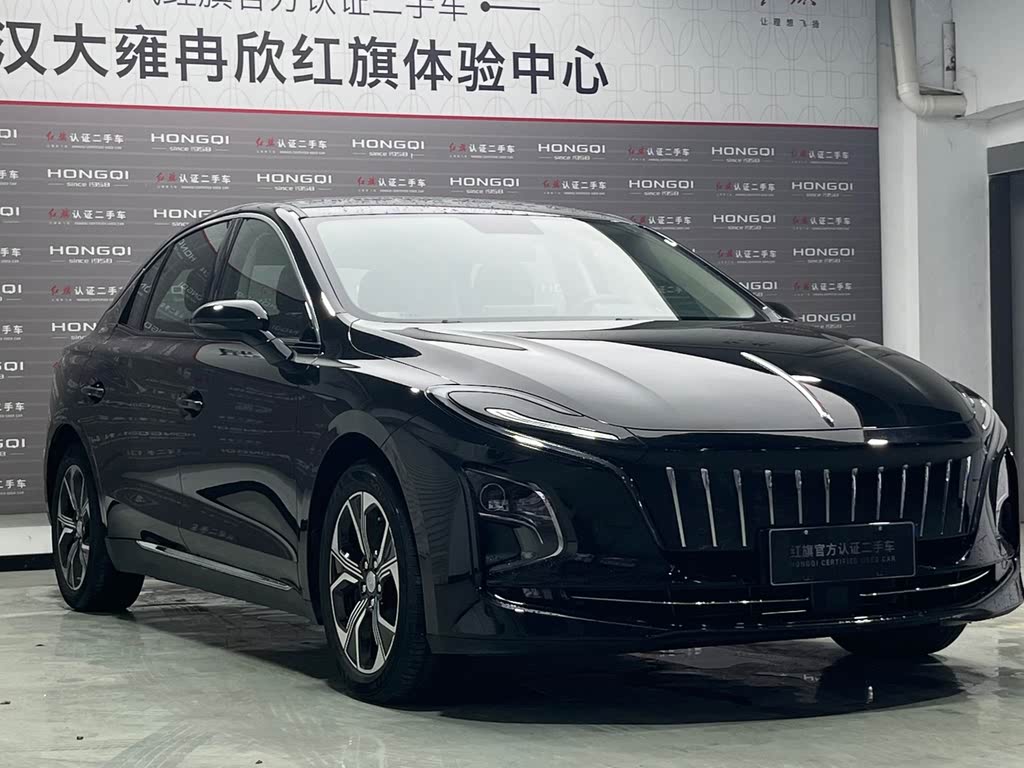 Hongqi E-QM5 2023 (рестайлинг) Базовая версия
