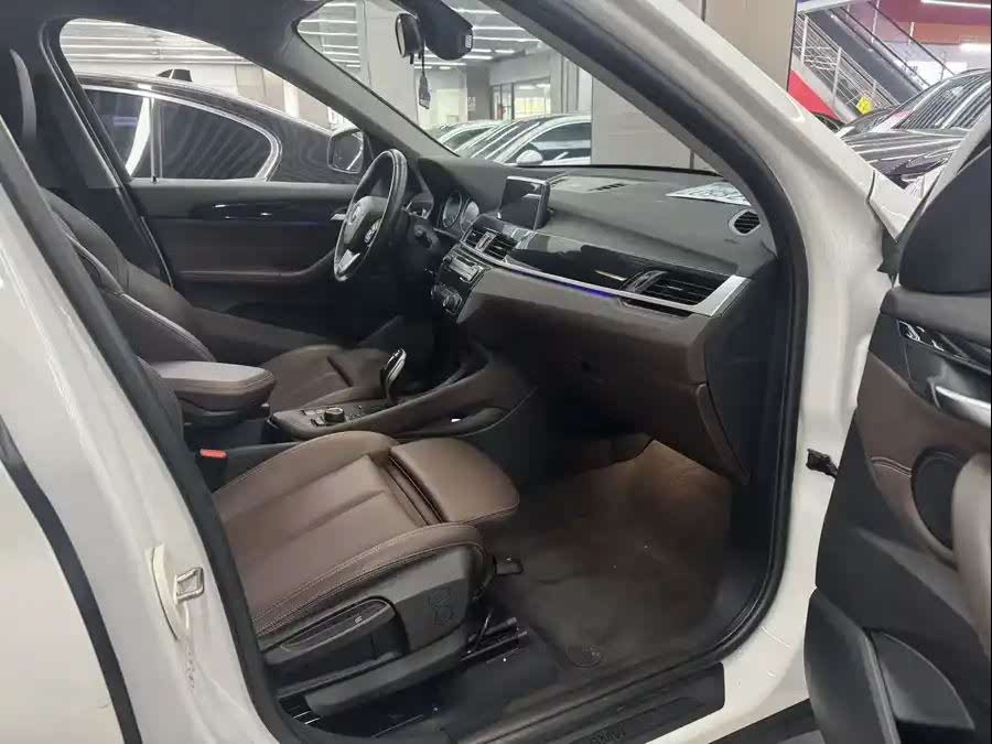 BMW X1 sDrive20Li (F48) 2020