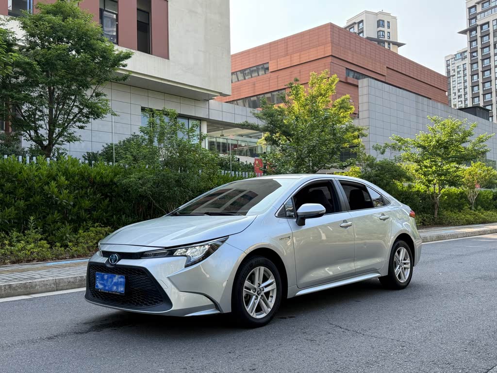Toyota Corolla (Levin) Hybrid 1.8H E-CVT 2021 года, комплектация "Актив"