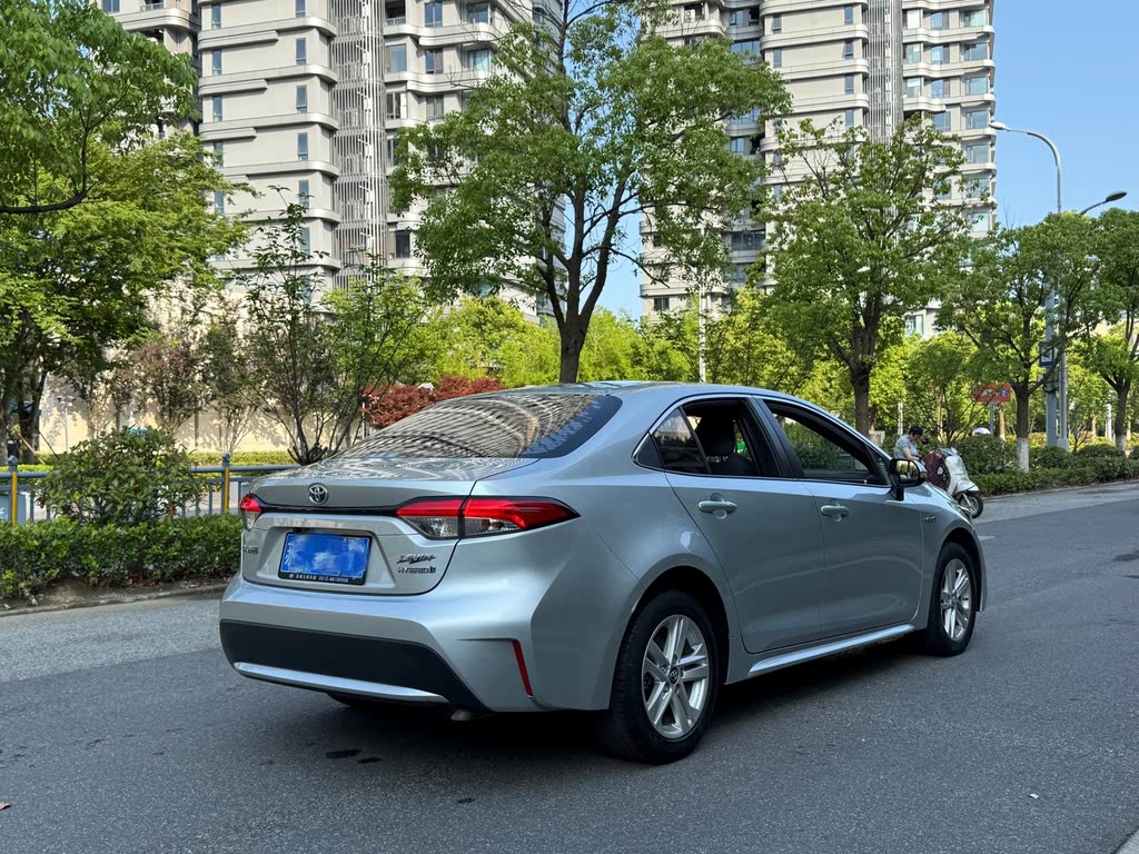 Toyota Corolla (Levin) Hybrid 1.8H E-CVT 2021 года, комплектация "Актив"