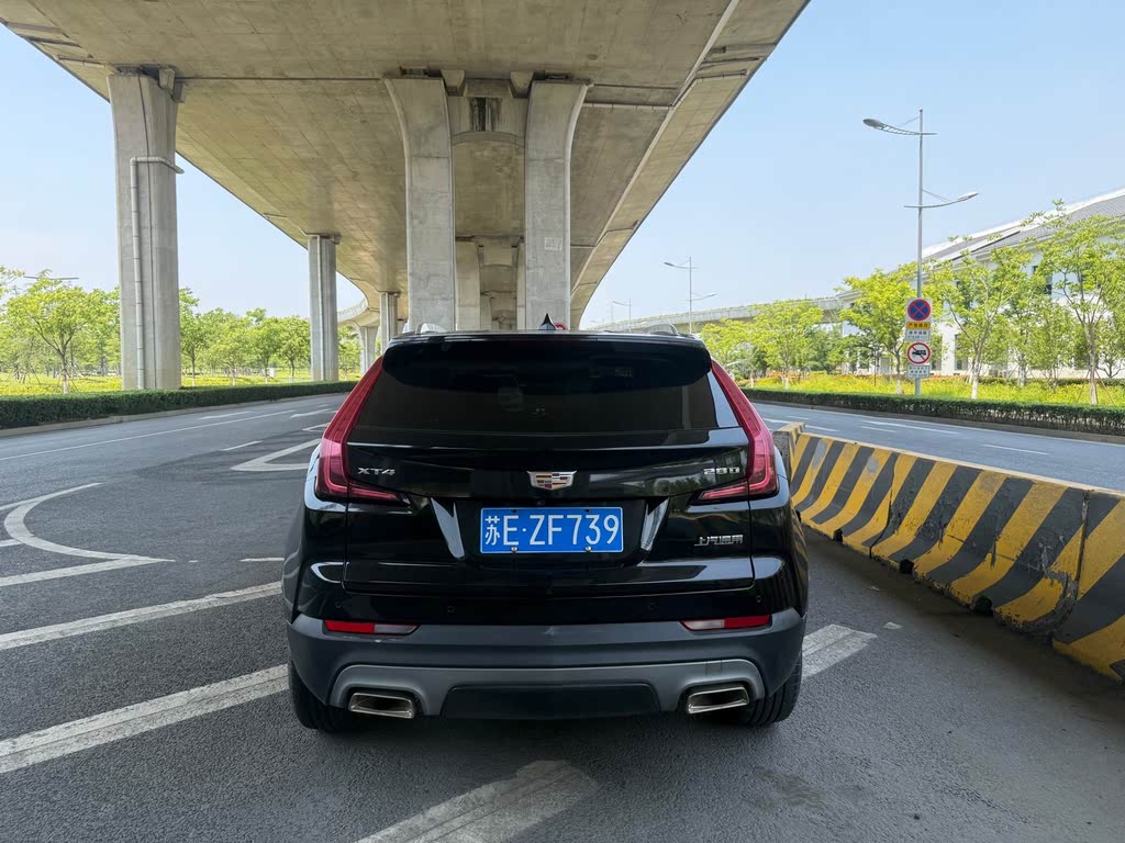 Cadillac XT4 28T Luxury (2WD) 2020 модельного года (рестайлинг)