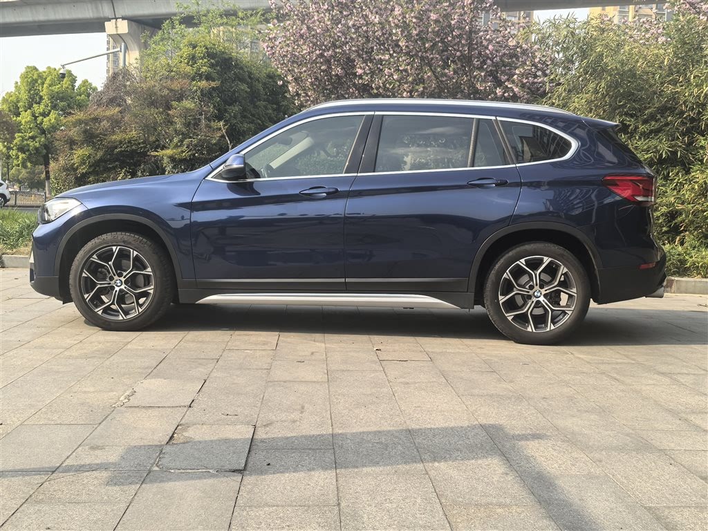 BMW X1 sDrive20Li (G20) 2020 года, комплектация Premium