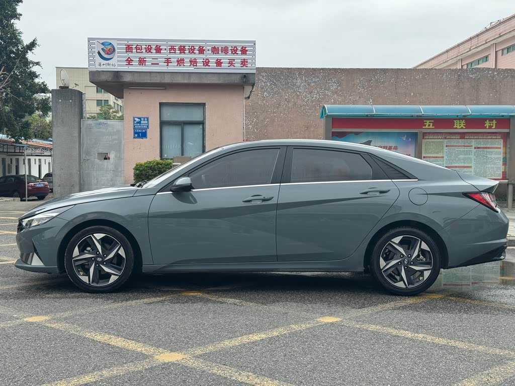 Hyundai Elantra 2021 1.5 CVT LUX
