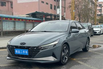 Hyundai Elantra 2021 1.5 CVT LUX