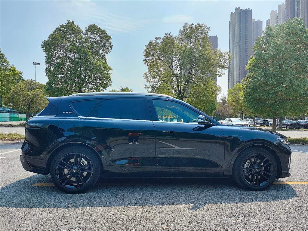 Voyah Free 2024 Long Range Intelligent Drive Edition