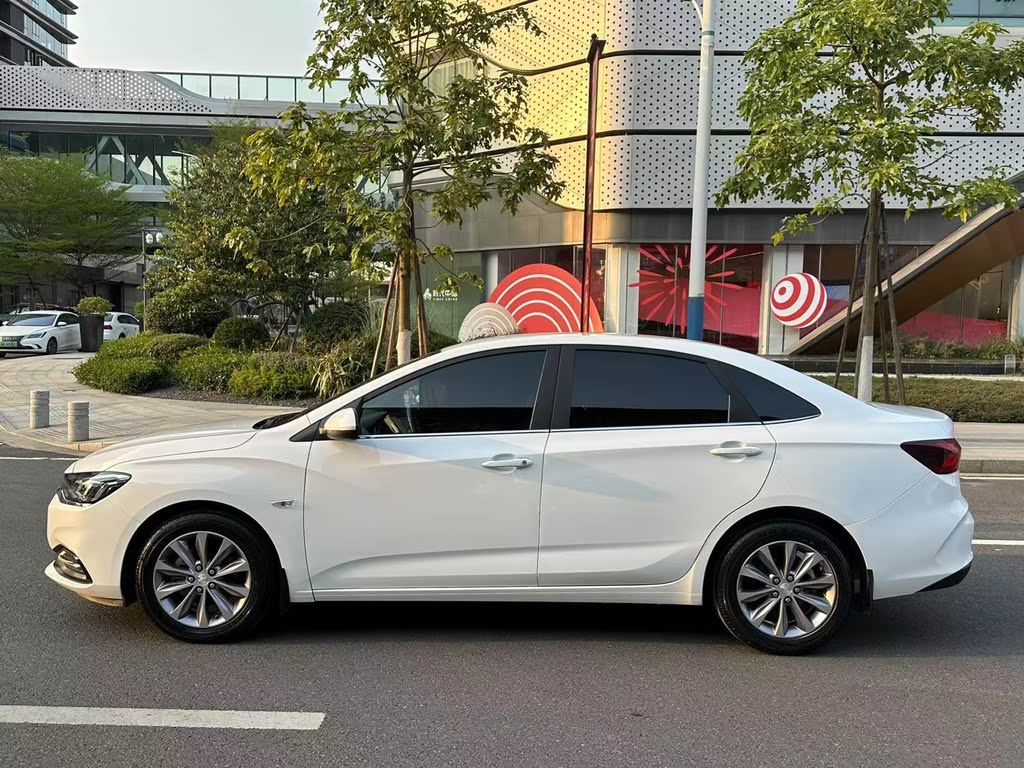 Chevrolet Monza 2022 320 AT Comfort