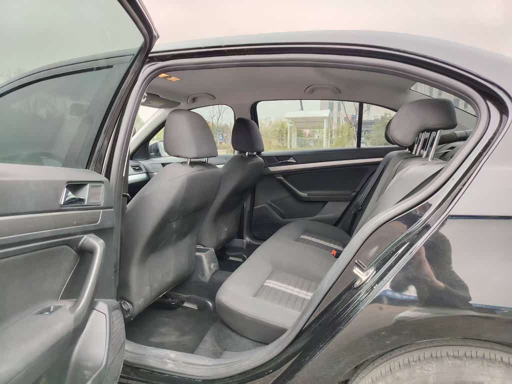 Volkswagen Lavida 2019 1.5 AT Comfort VI