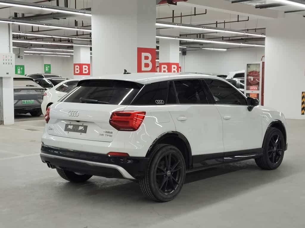 Audi Q2L 35 TFSI Dynamic 2020 года