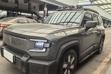 Deepal G318 2024 года, полноприводная версия с пневмоподвеской.