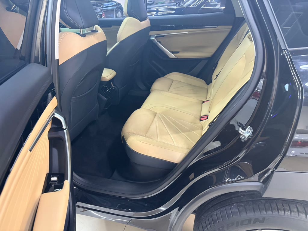 Geely Boyue L 2023 1.5TD DCT Premium