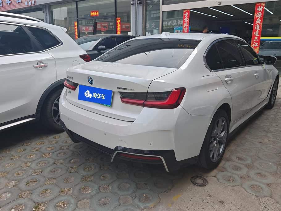 BMW i3 eDrive35L (2022)