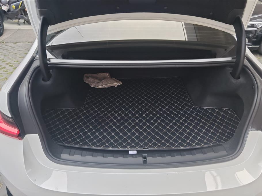 BMW i3 eDrive35L (2022)