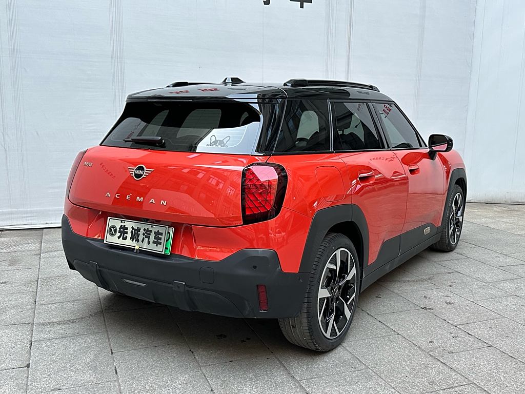 Электромобиль MINI Aceman E Classic 2024