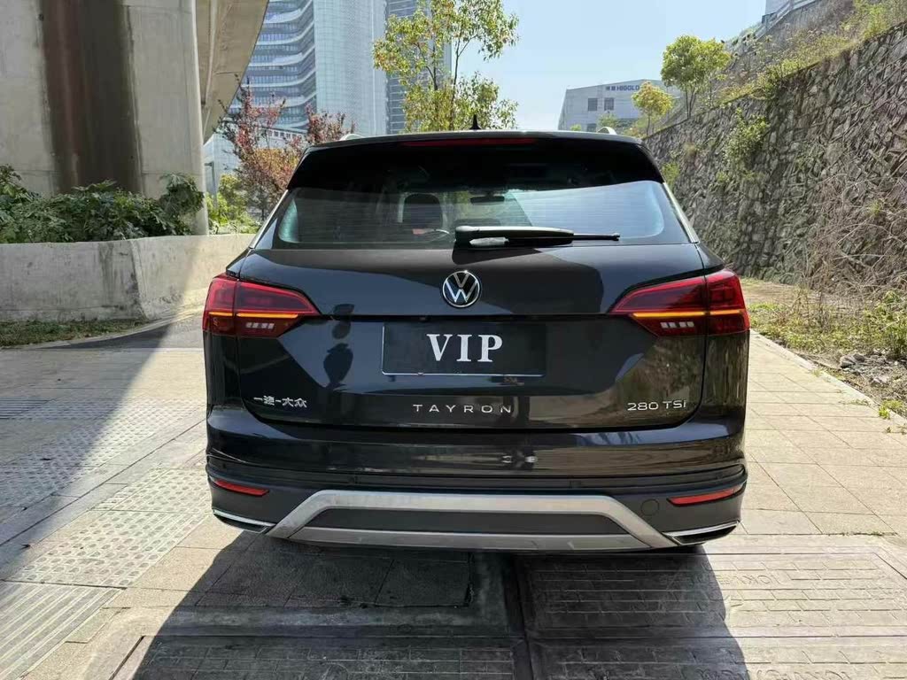 Volkswagen Tayron 280TSI AT Luxury Connect, 2022
