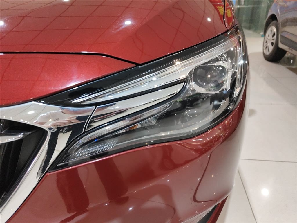 Buick Excelle 2021, рестайлинг, комплектация "Elite", двигатель 1.5L, автоматическая коробка передач.