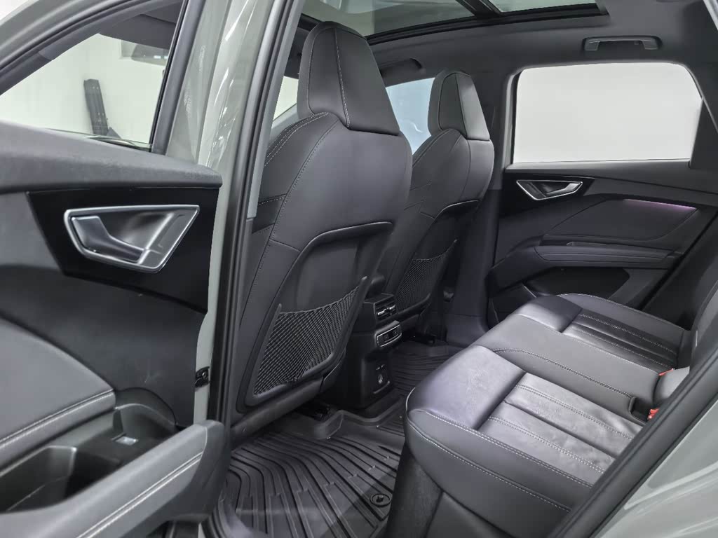 Audi Q4 e-tron 40 e-tron Edition 2022 года