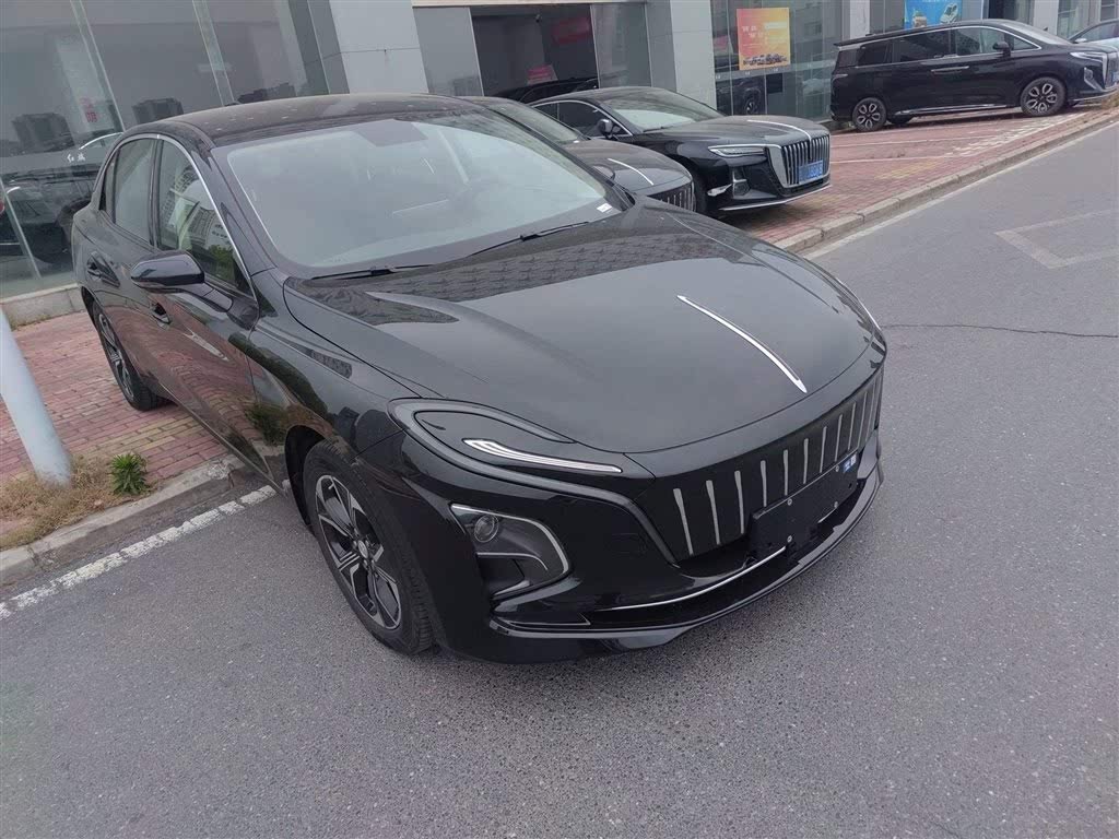 Hongqi E-QM5 2023, базовая версия (рестайлинг)
