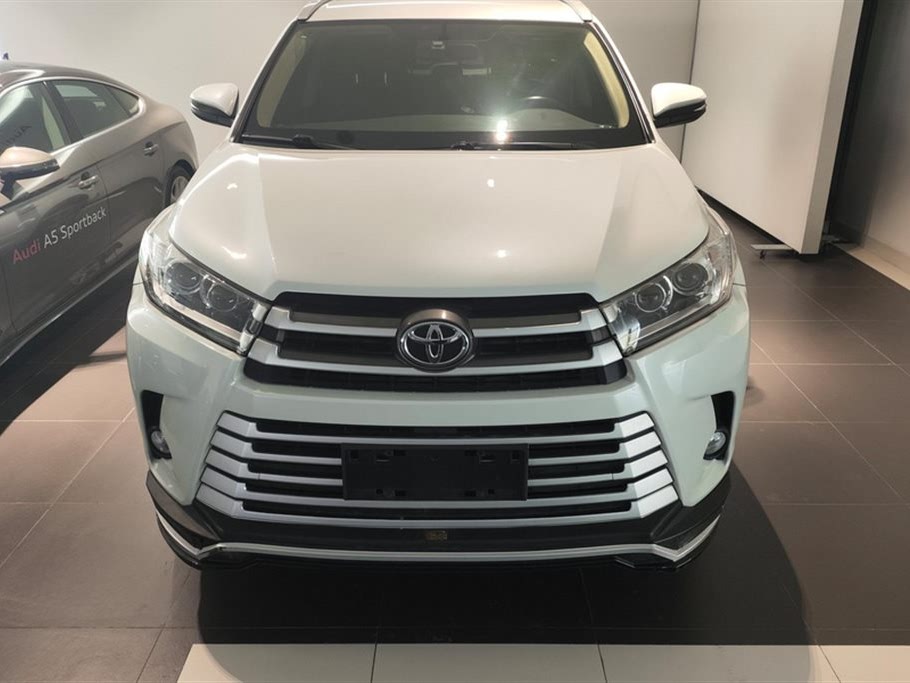 Toyota Highlander 2.0T 4WD Elite 7 мест 2021