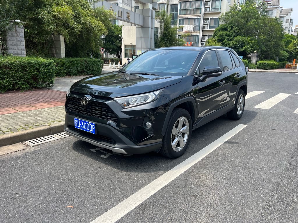 Toyota RAV4 2.0 CVT 2WD Fengshang Plus 2022