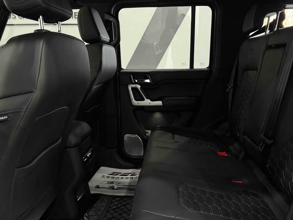 BAW 212 T01 2024 2.0T Explorer