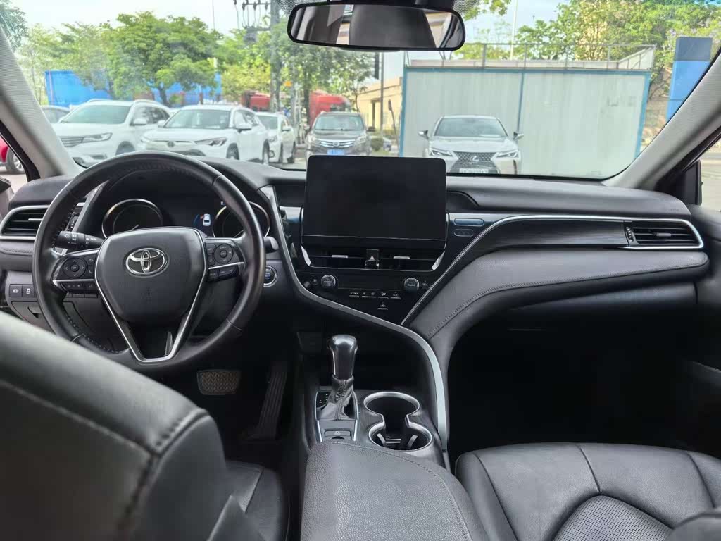 Toyota Camry 2021 2.0G Luxury