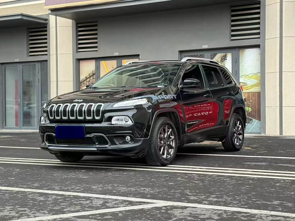 Jeep Cherokee (KL) 2.0L 2WD Safety Enhanced Edition 2020