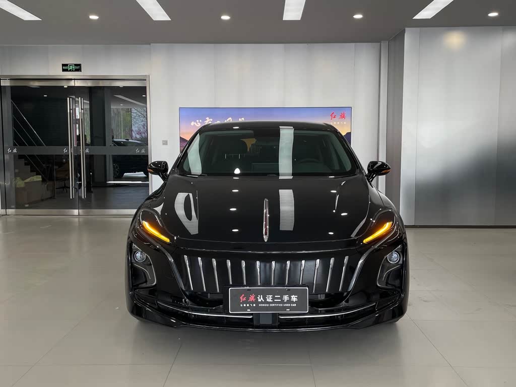 Hongqi E-QM5 2023 (рестайлинг) Базовая версия