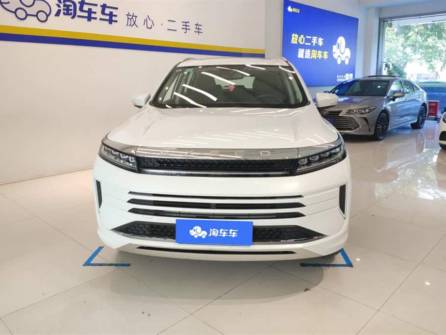 Exeed TXL 2022 модельного года, комплектация "Ветер в парусах", двигатель 1.5T CVT, версия "Всё к лучшему"