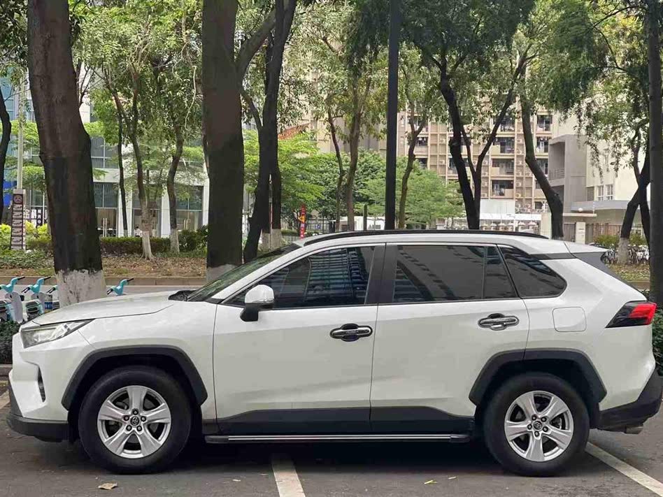 Toyota RAV4 2.0 CVT 2WD Urban 2022