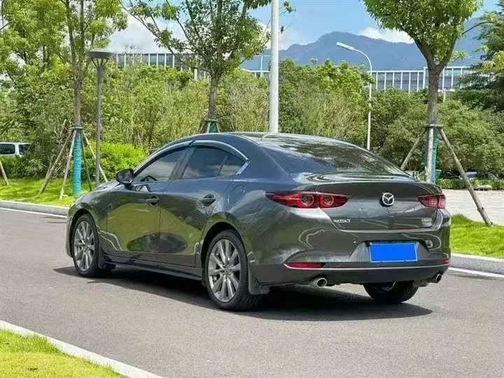 Mazda 3 Axela 2022 2.0 AT Style