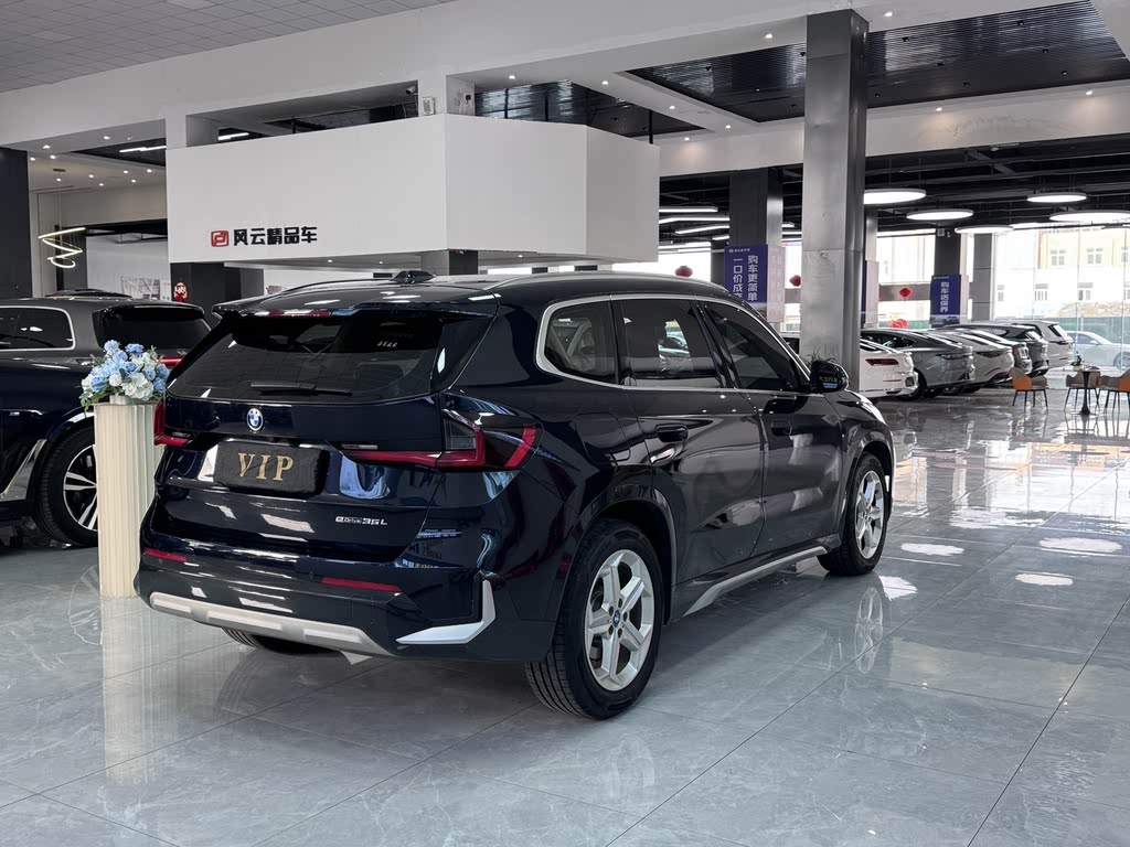 BMW iX1 2023 eDrive25L X Design